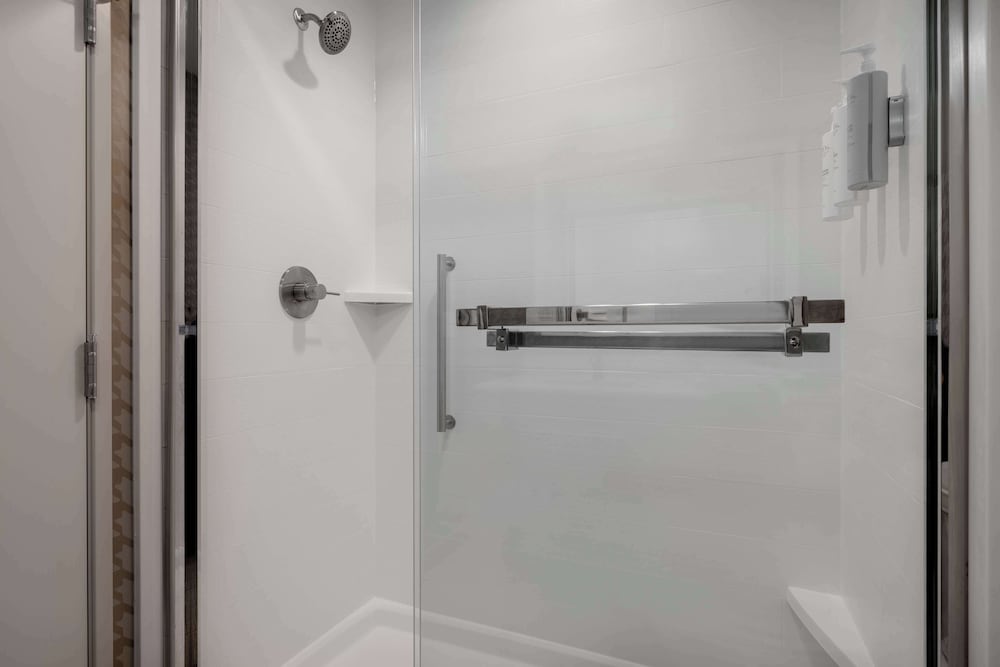 Home2 Suites by Hilton Brownwood - photo 24