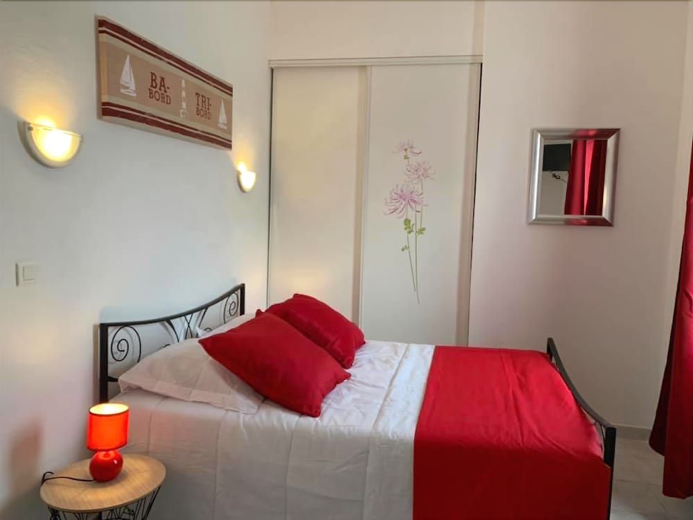 Hotel Osteria a Stella in Santa-Lucia-Di-Moriani, France