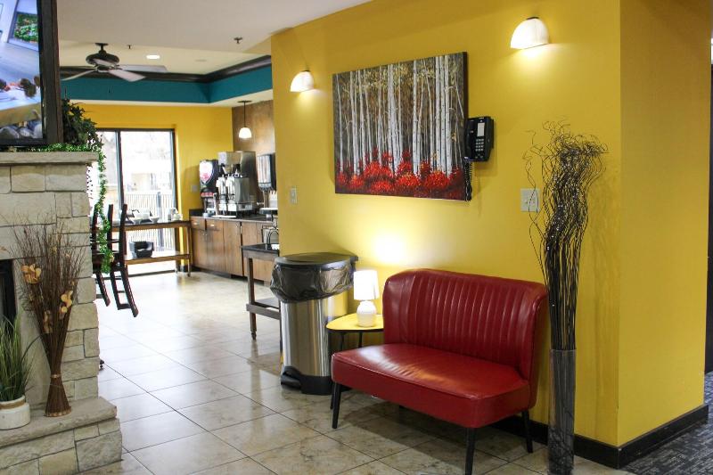 Parkwood Inn & Suites - photo 10