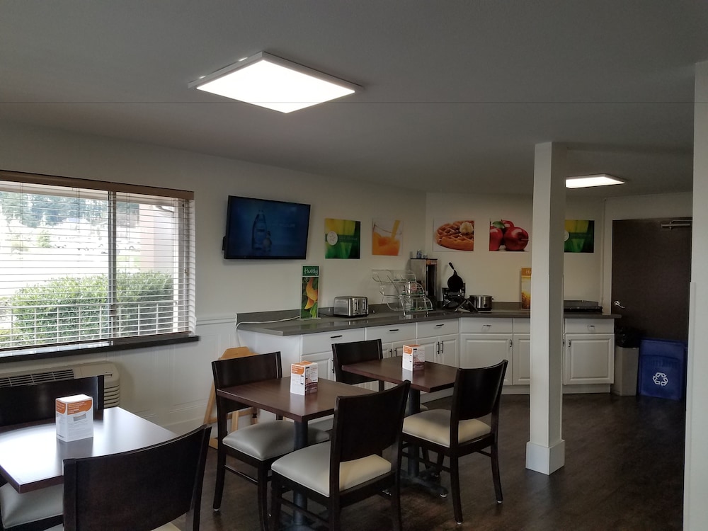 Quality Inn & Suites Silverdale Bangor Keyport - photo 32