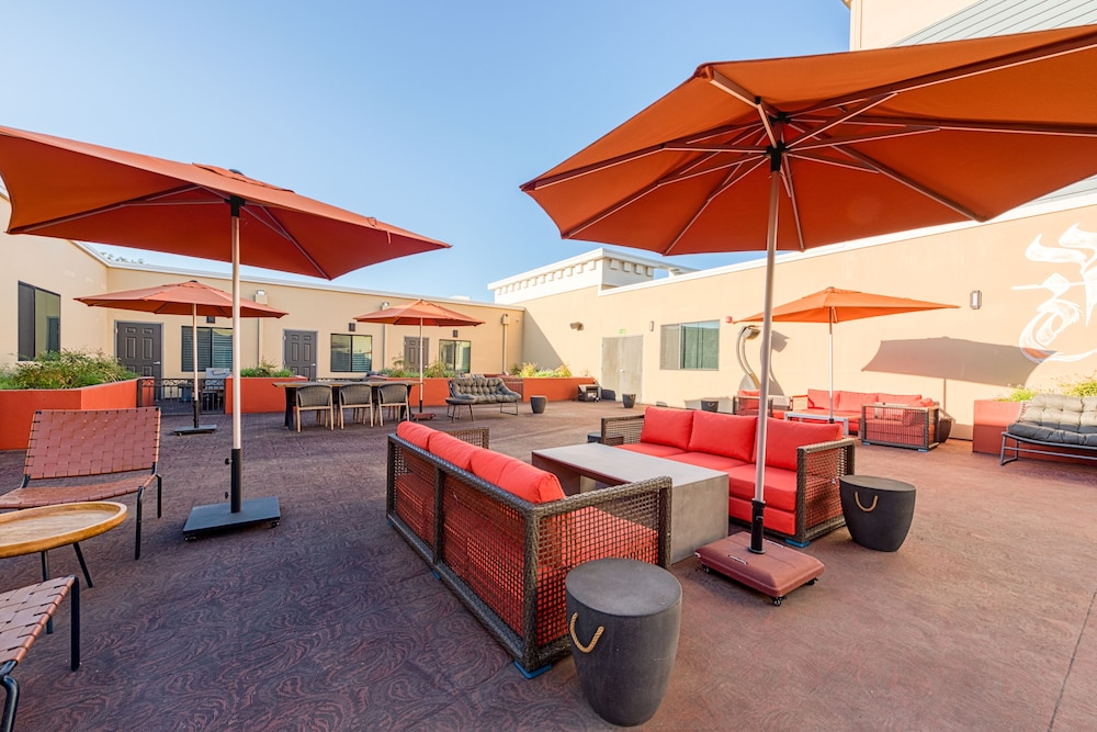 Hotel Lexen Newhall - photo 61