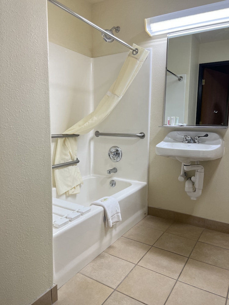 Baymont by Wyndham Pinedale - photo 65