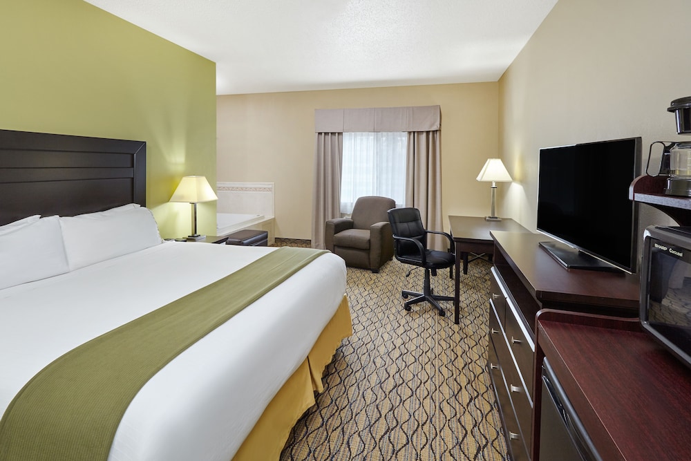 Holiday Inn Express & Suites Chicago Libertyville by IHG - photo 3