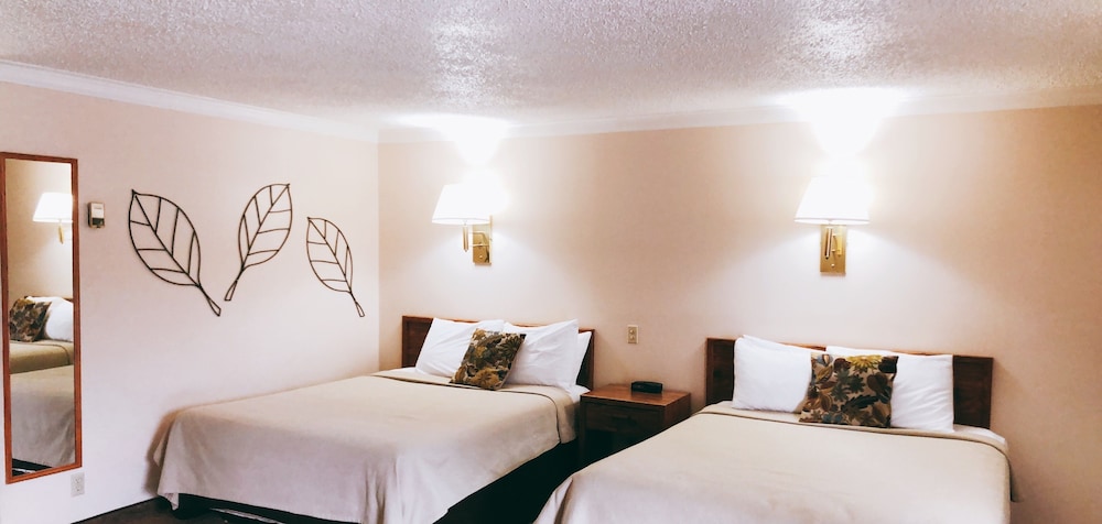 Covered Wagon Motel - photo 22