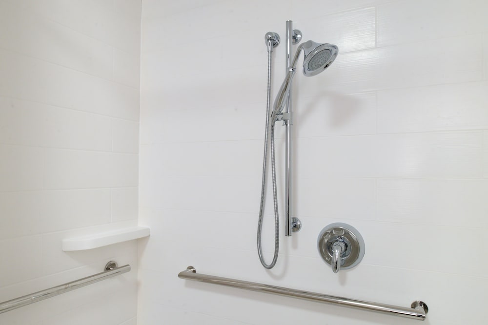 Holiday Inn Express & Suites Ottumwa by IHG - photo 32