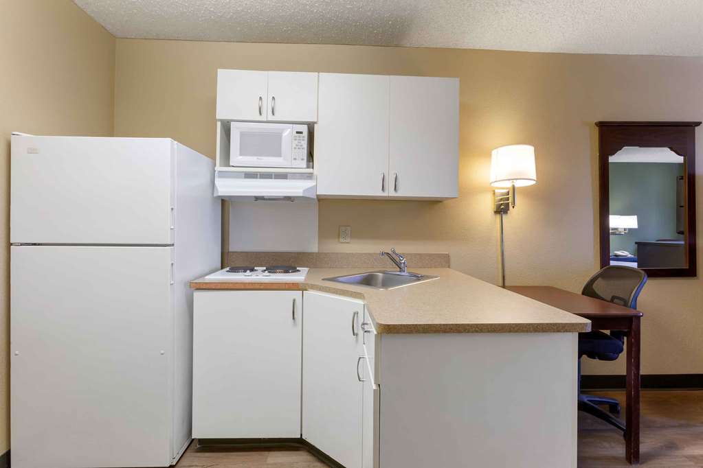Extended Stay America Select Suites Phoenix Scottsdale North - photo 13