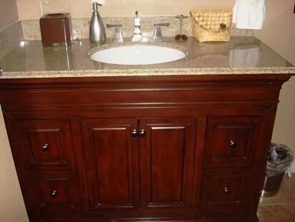 Pacific Inn of Redwood City - photo 42