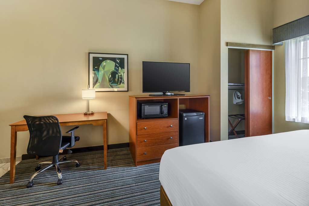 Best Western Plus Tuscumbia Muscle Shoals Hotel and Suites - photo 14
