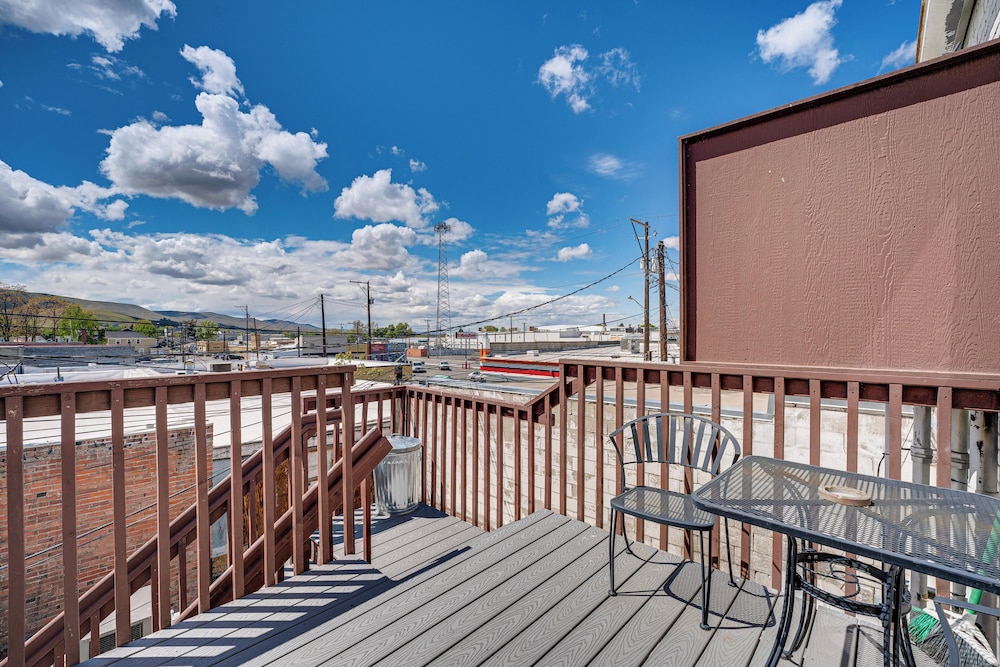 Saloon Style Prosser Loft In Wa Wine Country 19742922 — Prosser