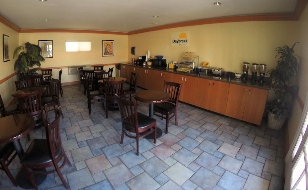 Americas Best Value Inn Blythe - photo 28