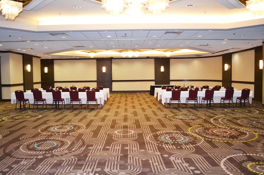 Doubletree by Hilton Houston Hobby Airport - photo 41