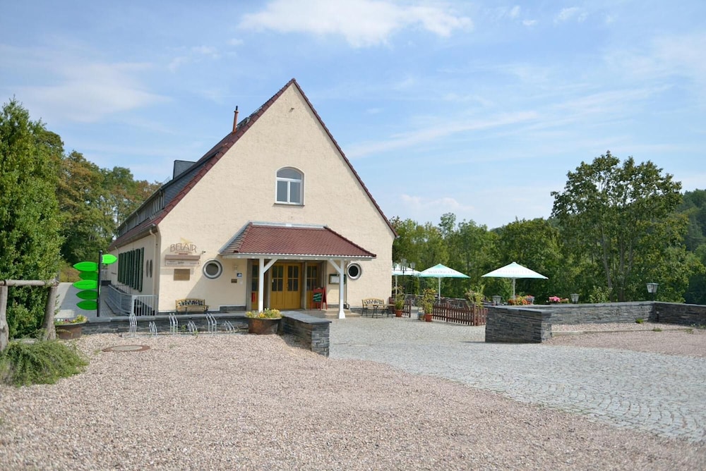 Land und Golfhotel Alte Fliegerschule - carbon neutral hotel in Eisenach