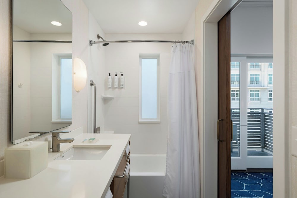 SpringHill Suites by Marriott Oceanside Beach - photo 13