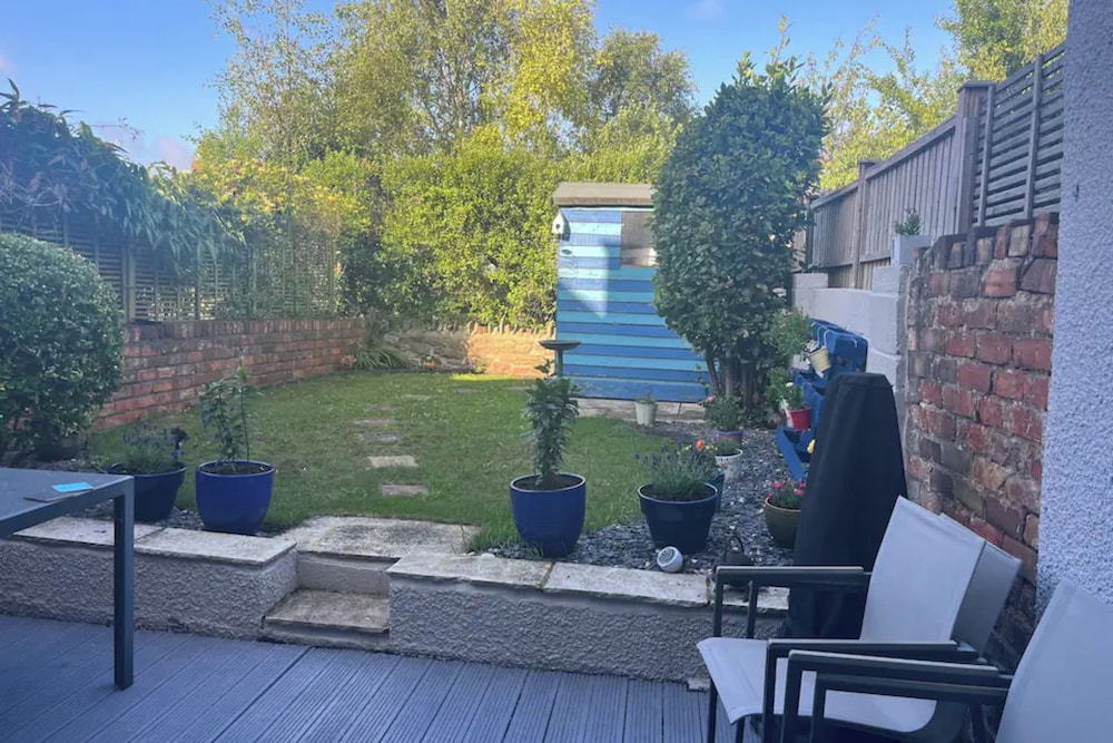 Charming 3BD House wPrivate Garden Bristol — 4-Star Luxury Hotel in Bristol, United Kingdom
