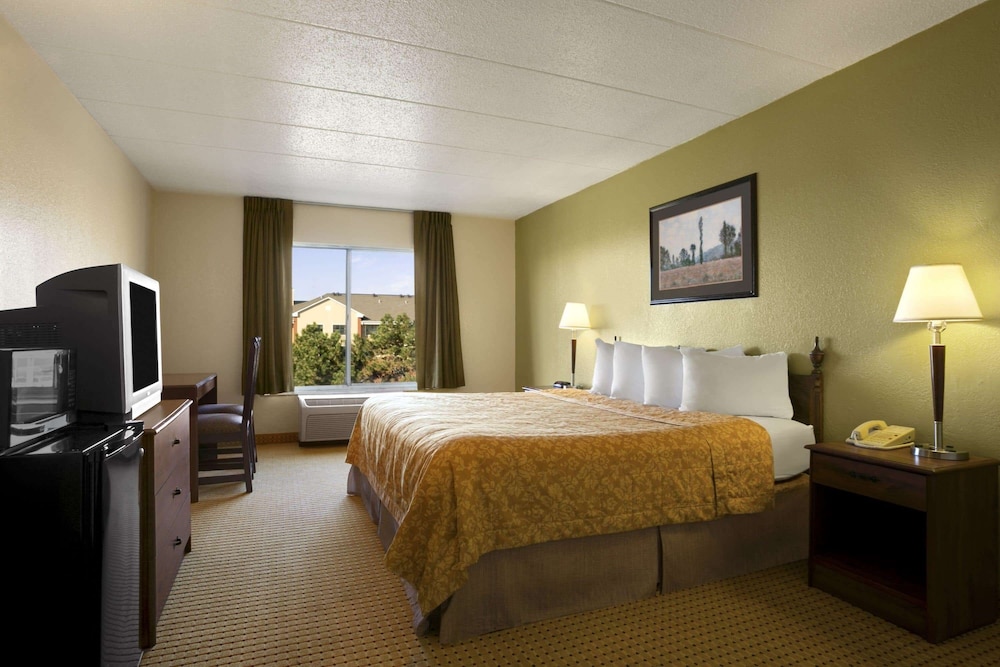Travelodge by Wyndham Lansing IL - photo 15
