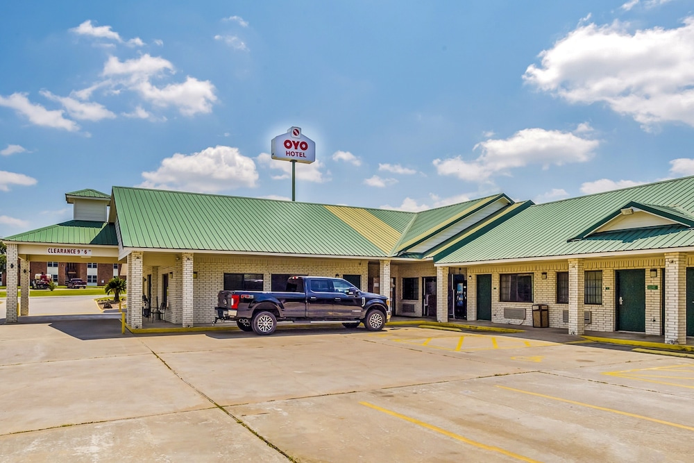 OYO Hotel Yoakum West - photo 48