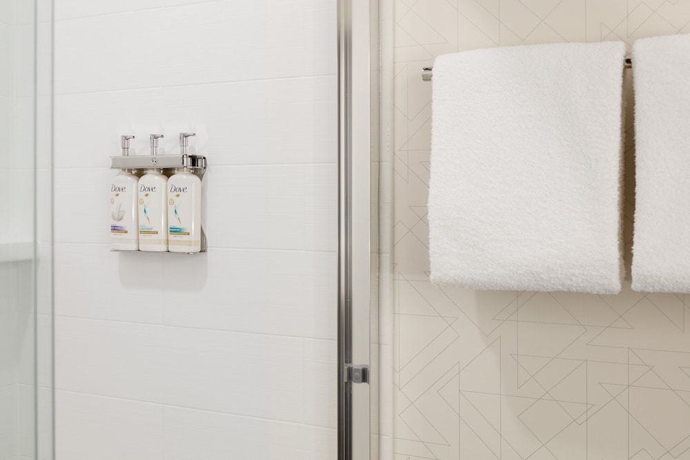 Holiday Inn Express & Suites Spring Woodlands Area by IHG - photo 12
