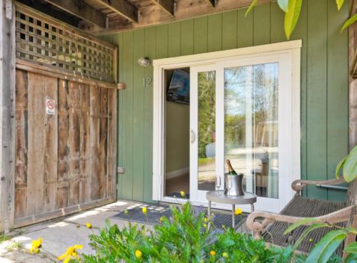 Bodega Bay Inn - photo 7