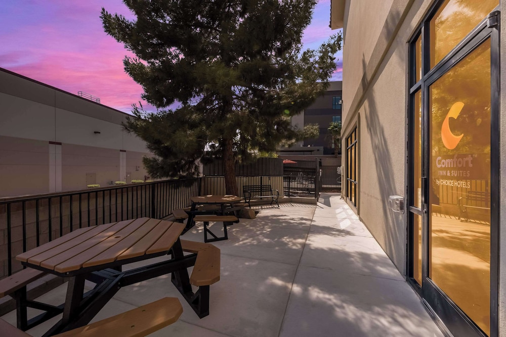 Comfort Inn & Suites Las Vegas Nellis - photo 41