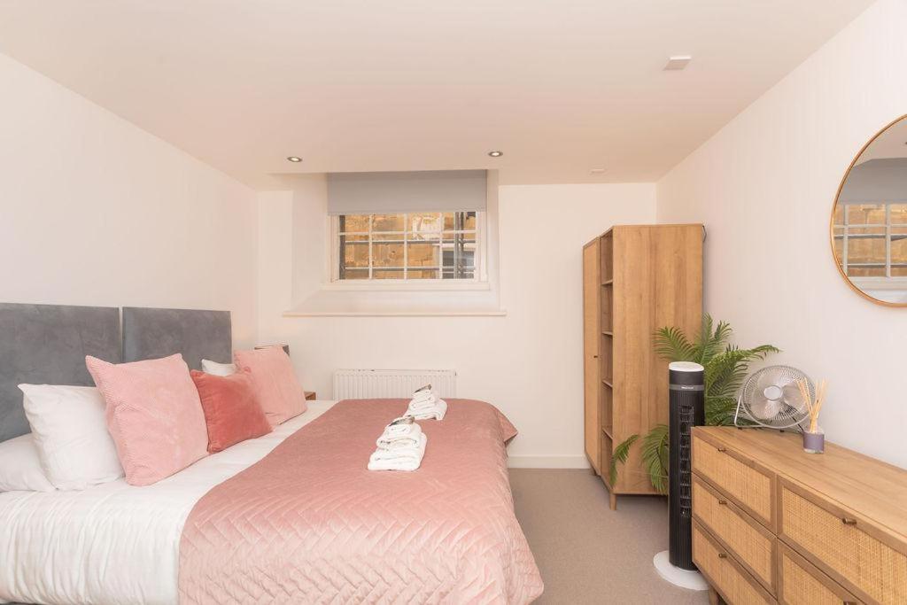 Kensington Chapel Apartment Bath — 4-Star Luxury Hotel in Bath, United Kingdom