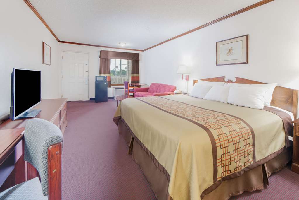 Days Inn by Wyndham Monett - photo 21