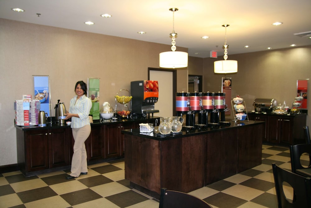 Hampton Inn Olathe - photo 33