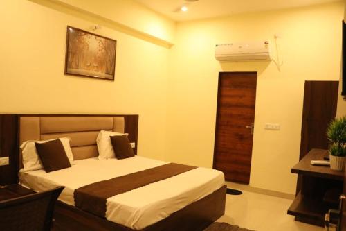 Hotel Swaroop - last minute hotel in Bandikui