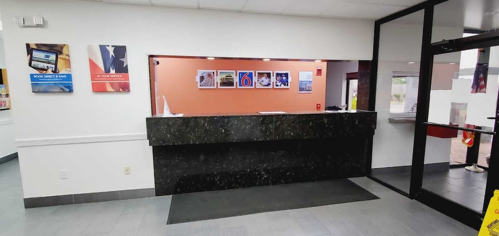 Motel 6 Memphis Graceland - photo 3