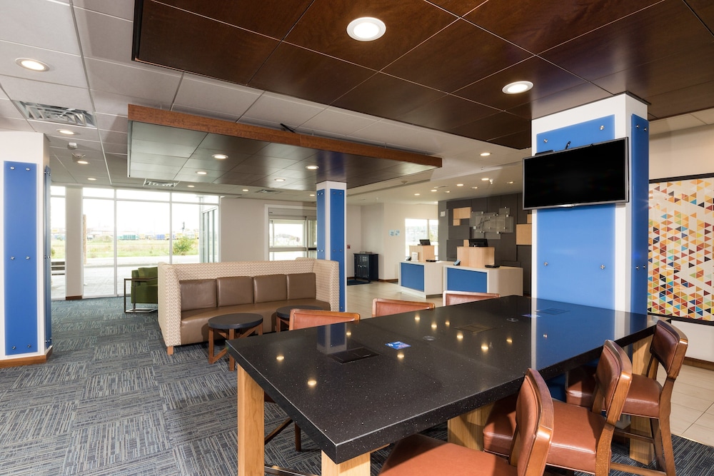 Holiday Inn Express & Suites Auburn - photo 33