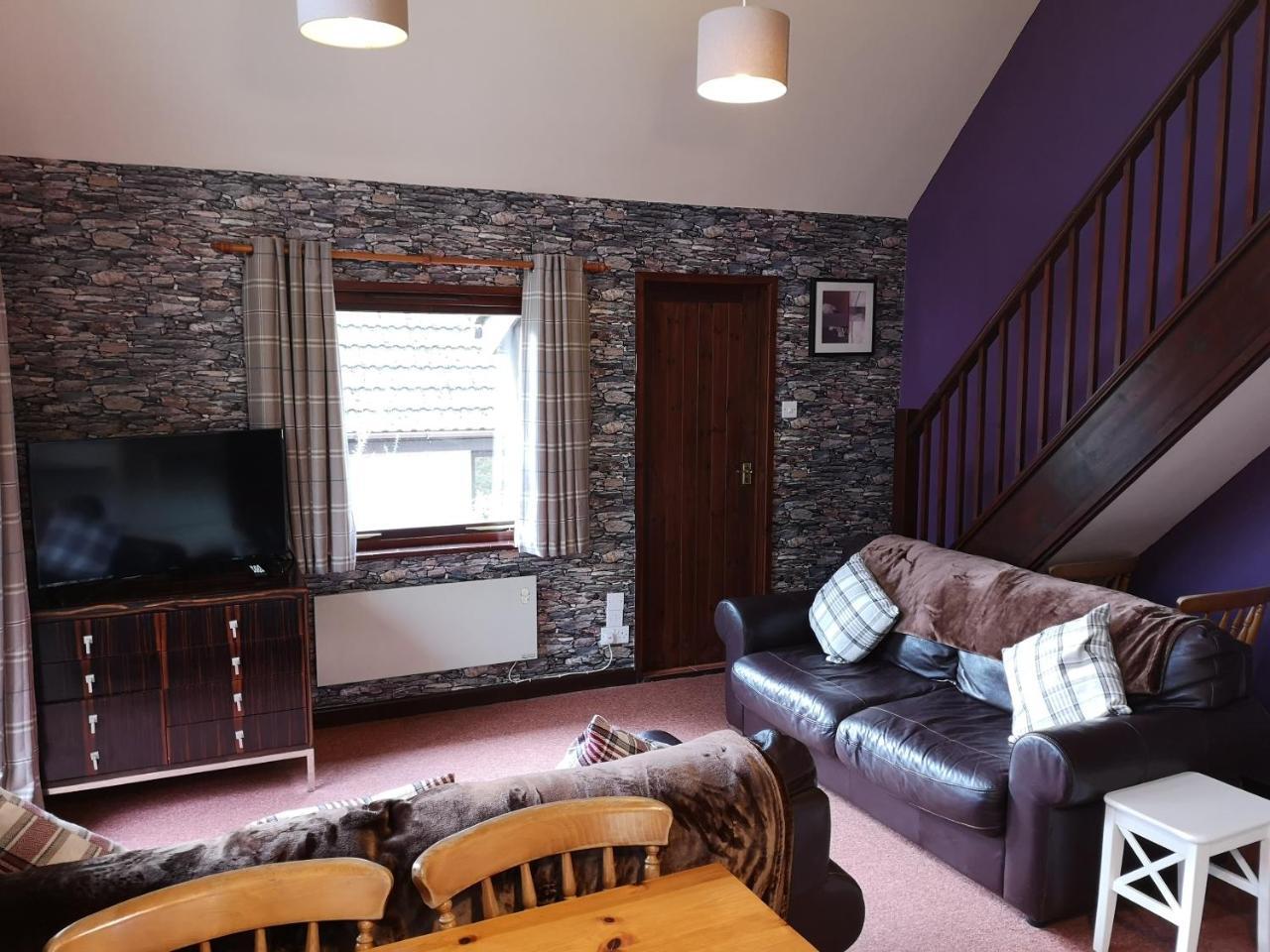 Primrose 19 Hot Tub in Carmarthen, United Kingdom