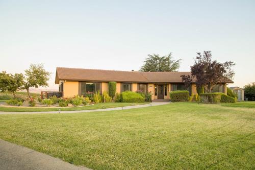 Kiler Ranch House — 4-Star Luxury Hotel in Paso Robles, United States