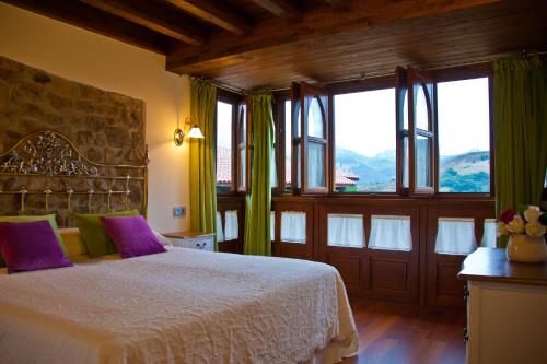 Casa Rural Madre Pepa — 4-Star Luxury Hotel in Carrena, Spain