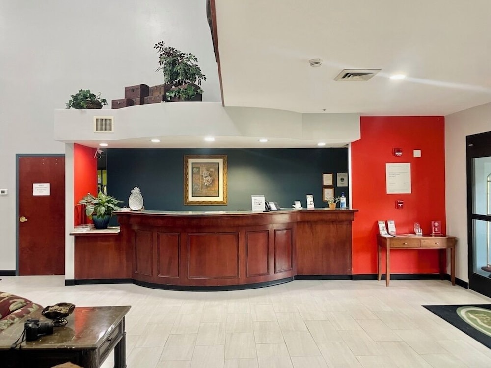 Grand Vista Hotel and Suites - photo 4
