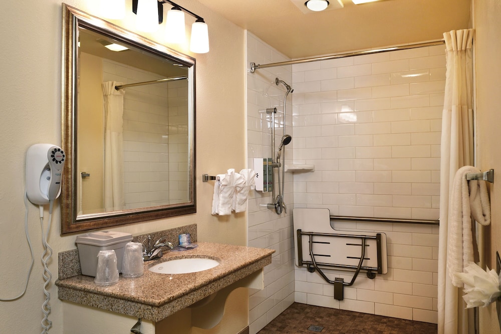 Lamplighter Inn & Suites at SDSU - photo 56