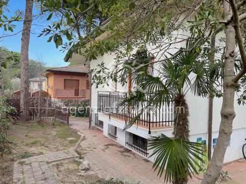 Villa Annalisa — 4-Star Luxury Hotel in Lignano Sabbiadoro, Italy