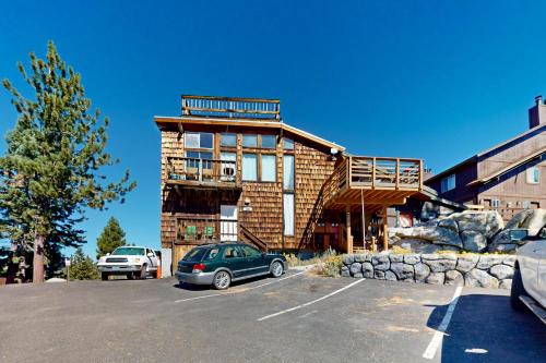 Hilltop Lodge