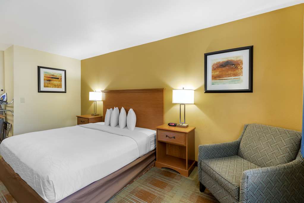 Best Western Kiva Inn - photo 14