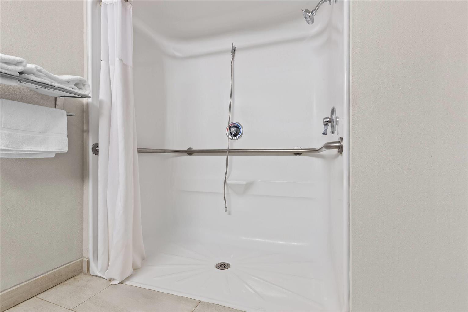 Days Inn by Wyndham Saint Pauls - photo 11