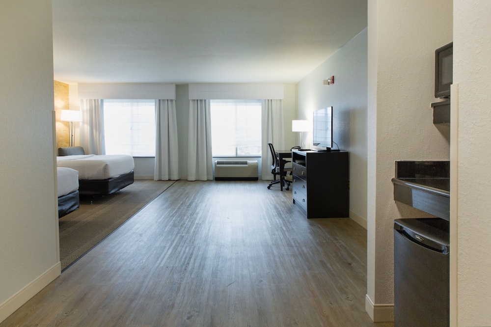 Holiday Inn Bloomington Airport by IHG - photo 12