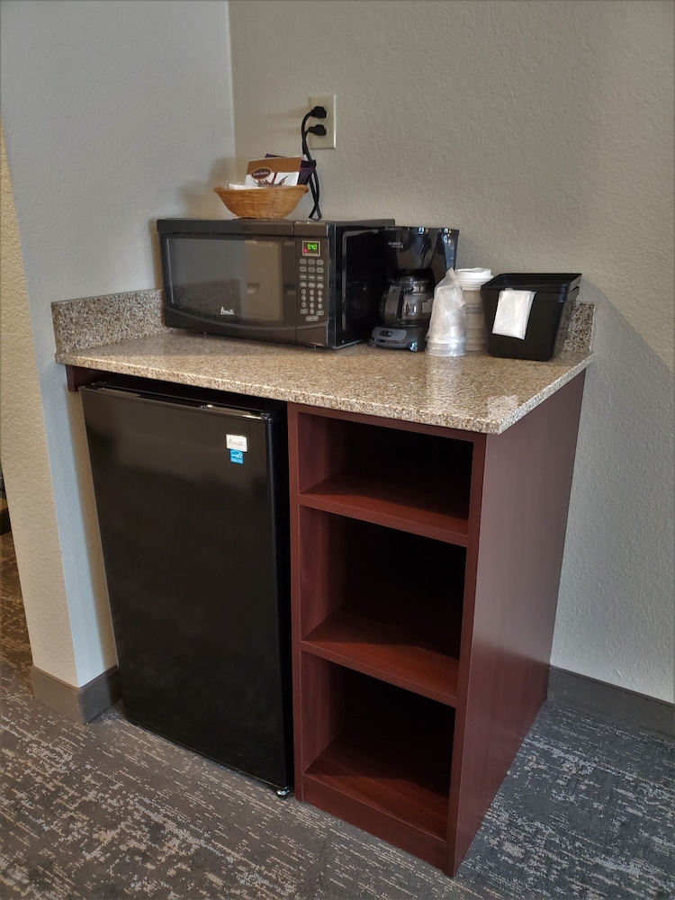 Cobblestone Suites Oshkosh - photo 26