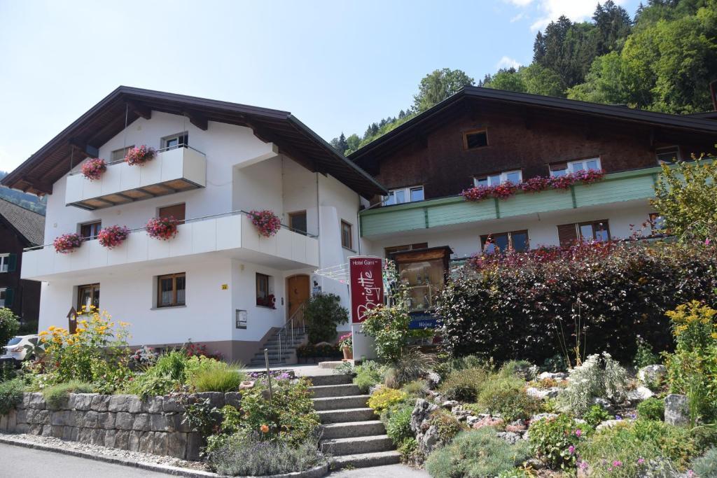 Hotel Garni Haus Brigitte — hotel in Buerserberg