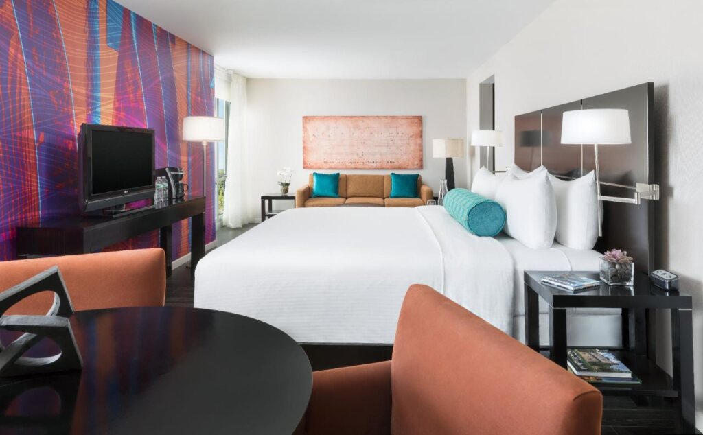 Hotel Indigo Boston Newton Riverside - photo 7
