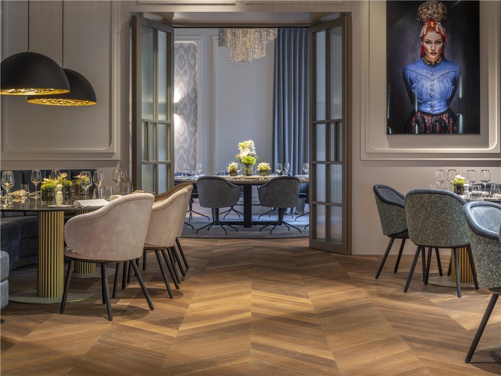 ICONS EHBB Restaurant