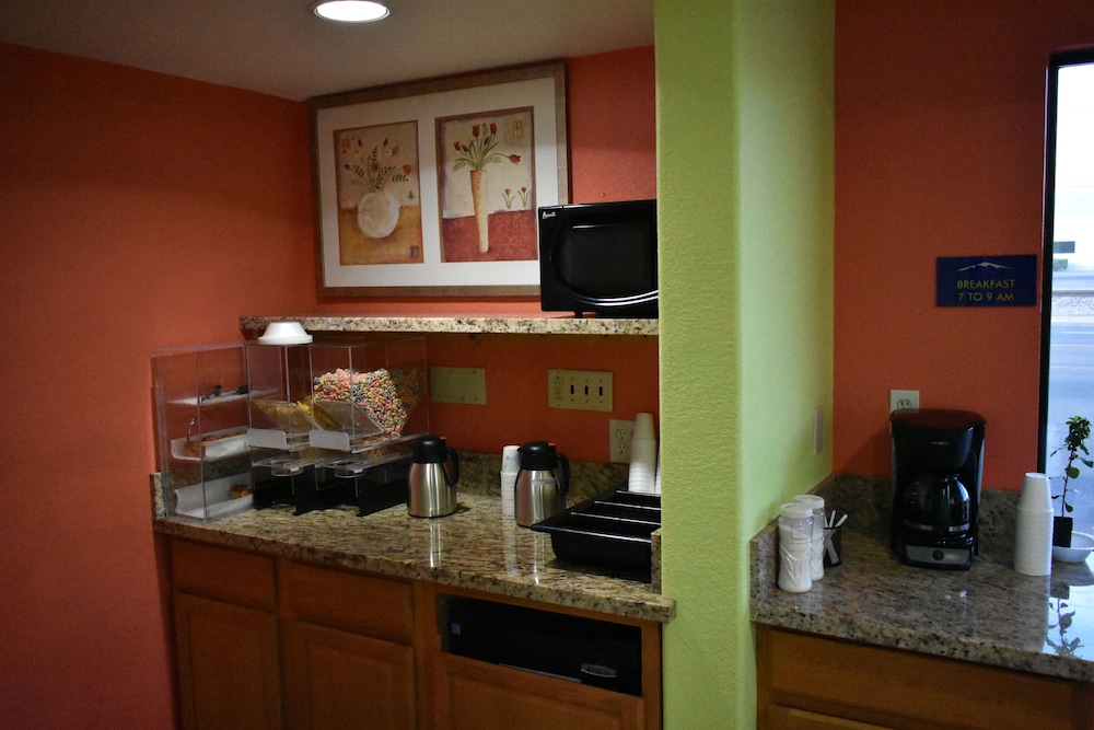 Apex Inn - photo 24