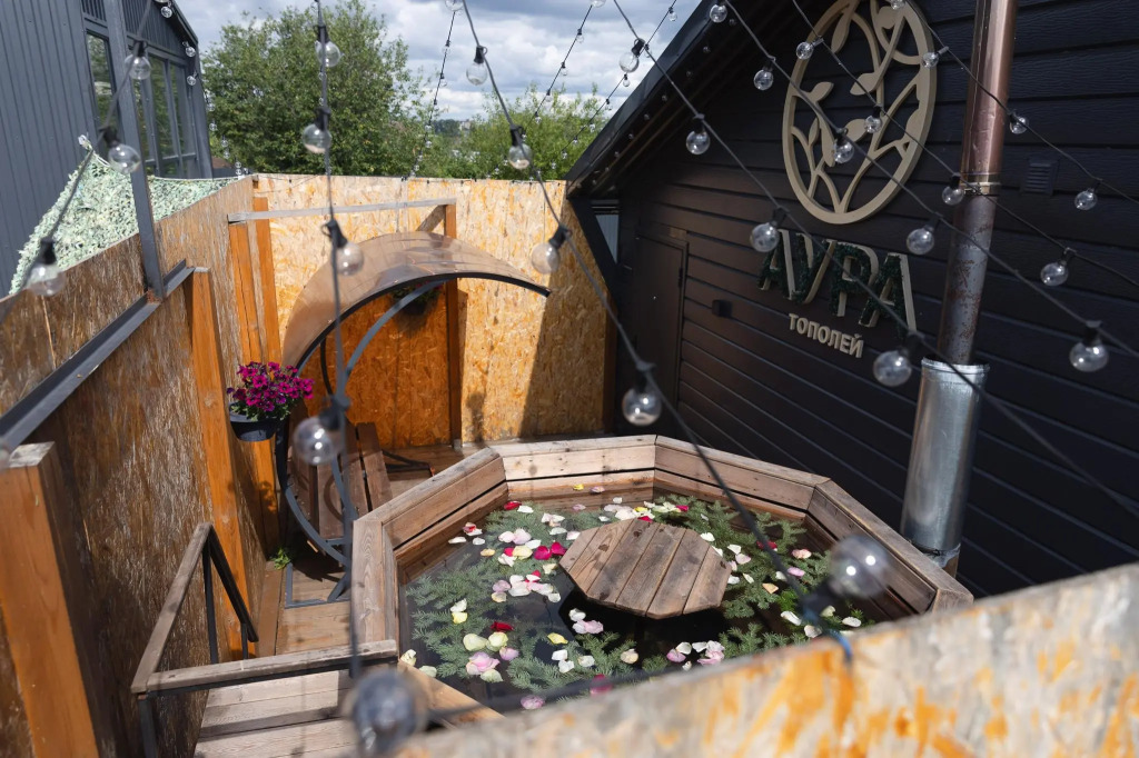 Aura Topoley Hotel - carbon neutral hotel in Revda
