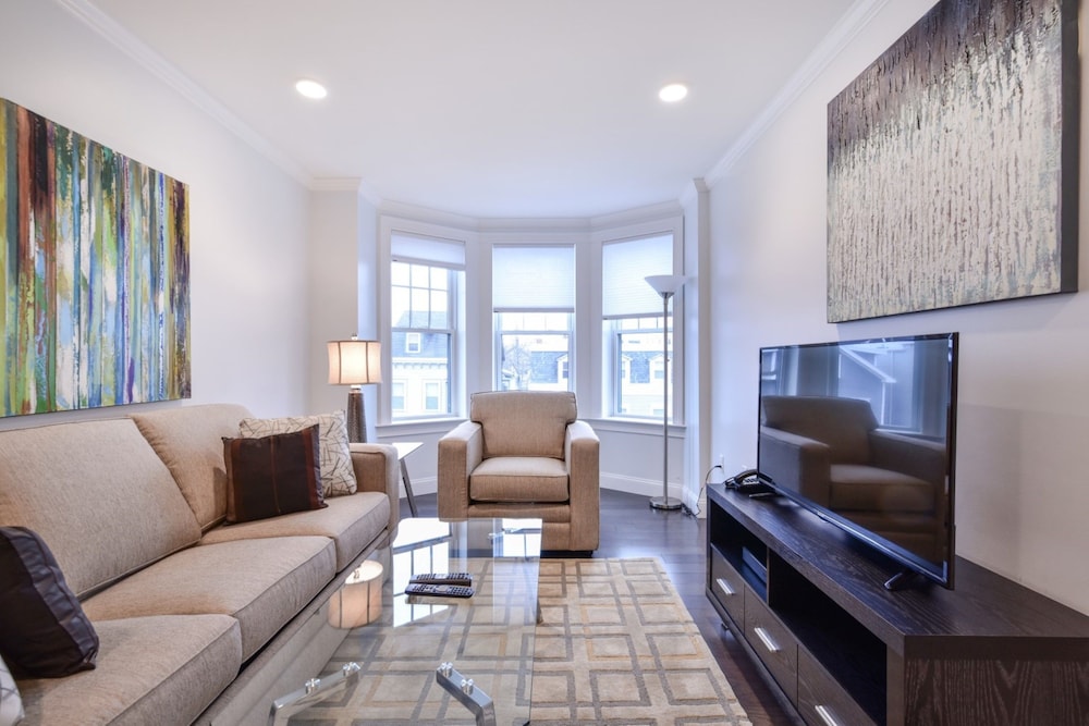 Global Luxury Suites at South Boston - photo 20