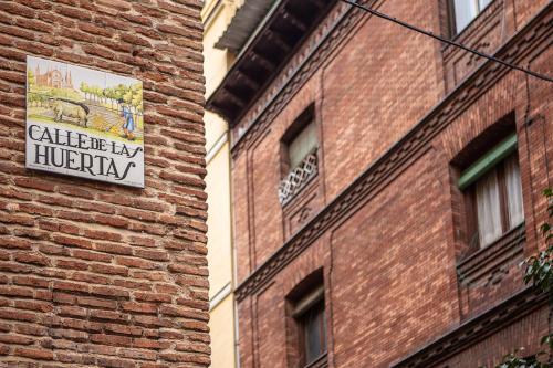 Calle Huertas Coqueto by RegalateMadrid — 4-Star Luxury Hotel in Madrid, Spain