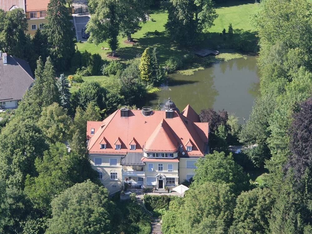 Schloss Mörlbach — hotel in Icking