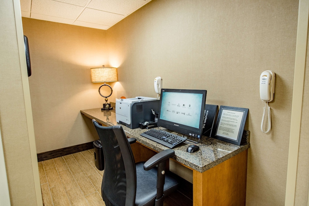 Hampton Inn Caryville I 75 Cove Lake State Park - photo 78