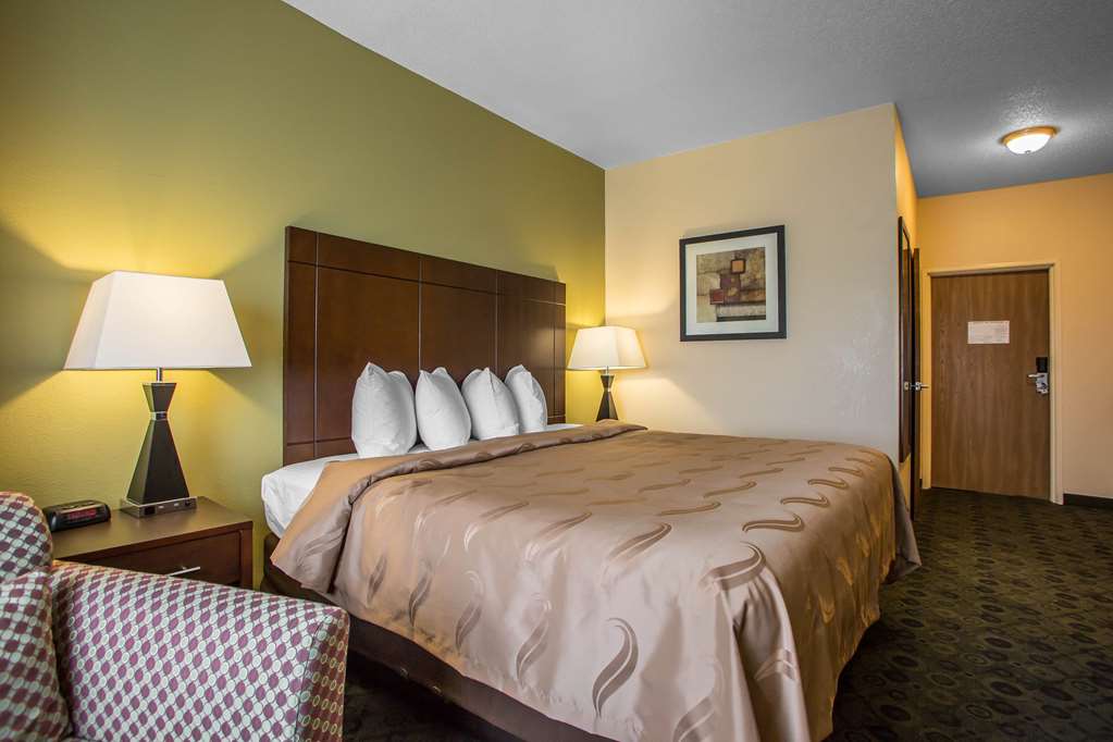 Quality Inn & Suites Bloomington I 55 and I 74 - photo 12